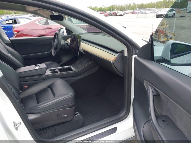 2021 TESLA MODEL Y 5YJYGDEF0MF240238 Photo 4