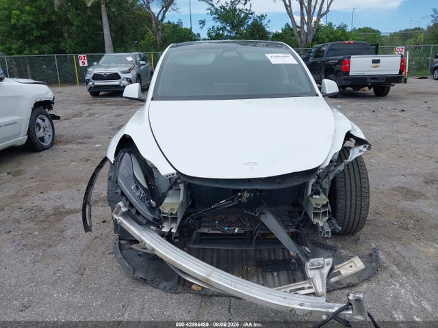 2021 TESLA MODEL Y 5YJYGDEF0MF240238 Photo 5