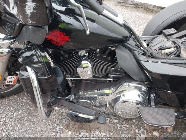 2015 HARLEY-DAVIDSON FLHTCUTG 1HD1MAL18FB859741 Photo 8