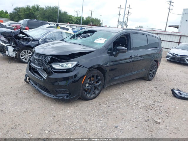 Chrysler 2025 2025 2C4RC1GG8SR520379 Image 2