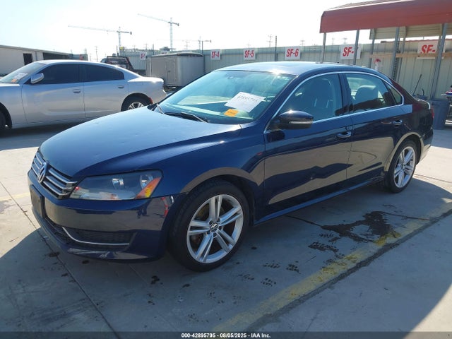 Volkswagen 2014 2014 1VWBS7A33EC044498 Image 2