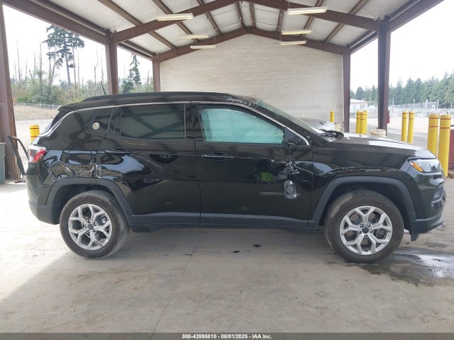 Jeep 2025 2025 3C4NJDBNXST553215 Image 13