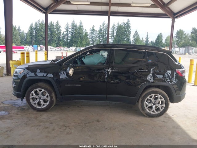 Jeep 2025 2025 3C4NJDBNXST553215 Image 14