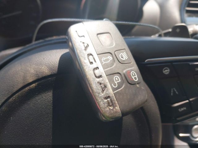 2020 JAGUAR F-PACE SADCJ2FX8LA630006 Photo 10