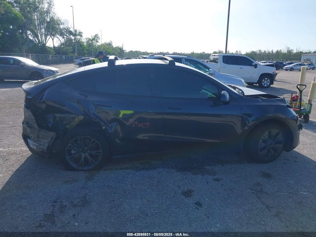 7SAYGDED7RF213420 Tesla Model Y