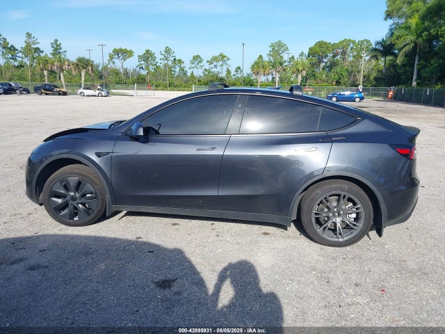 7SAYGDED7RF213420 Tesla Model Y
