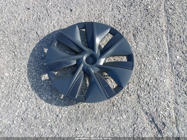 7SAYGDED7RF213420 Tesla Model Y