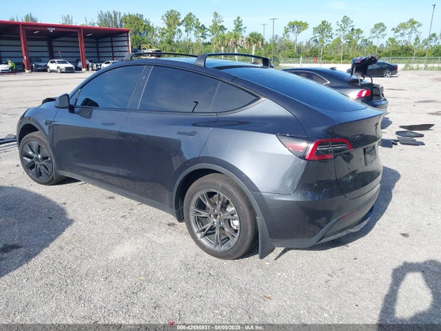2024 TESLA MODEL Y 7SAYGDED7RF213420 Photo 2