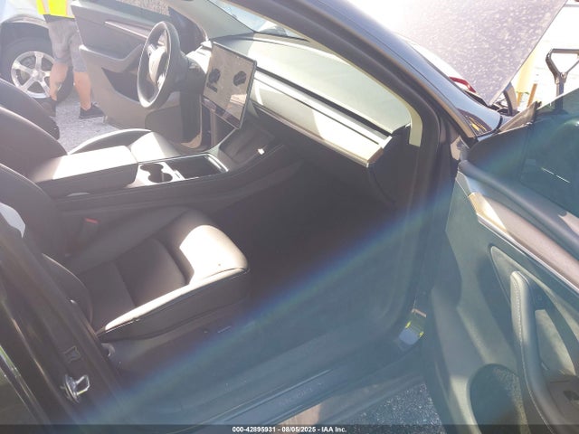 2024 TESLA MODEL Y 7SAYGDED7RF213420 Photo 4