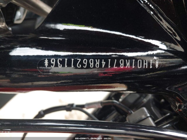 1HD1KB714RB621136 Harley-Davidson Milwaukee-eight