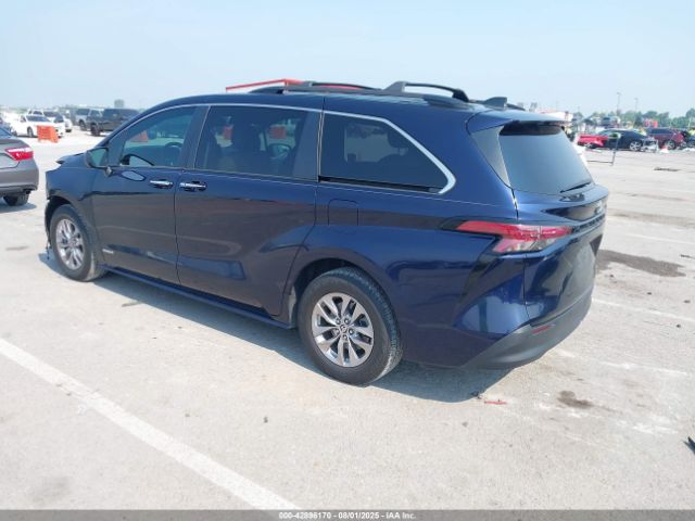 2021 TOYOTA SIENNA 5TDJRKEC0MS018543 Photo 2