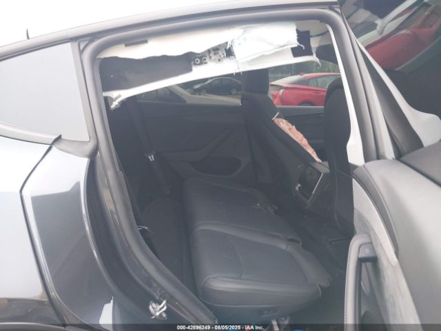 2026 TESLA MODEL Y 7SAYGDEE8TA405717 Photo 7