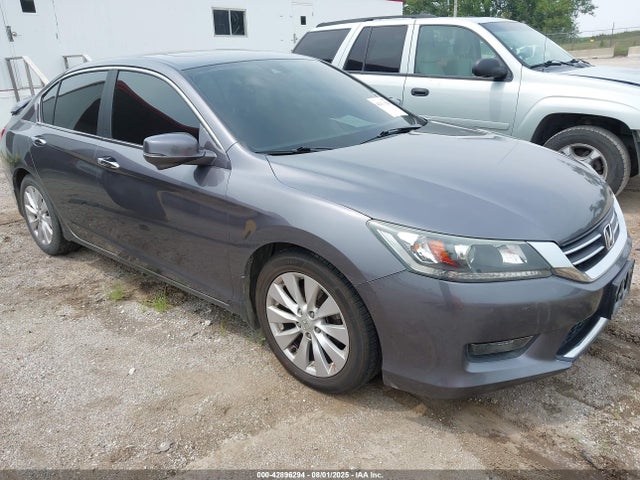 2015 1HGCR2F85FA144868 main image