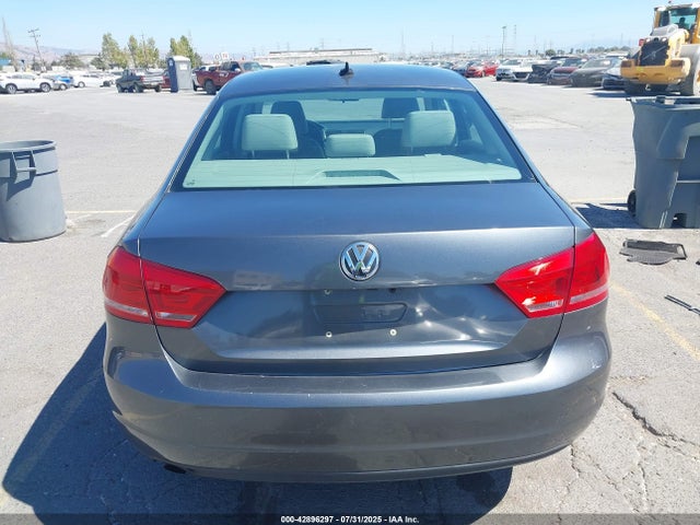 Volkswagen Passat 2015 1VWAT7A37FC103823 Image 16