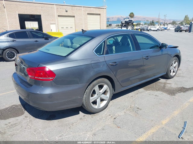 Volkswagen Passat 2015 1VWAT7A37FC103823 Image 4