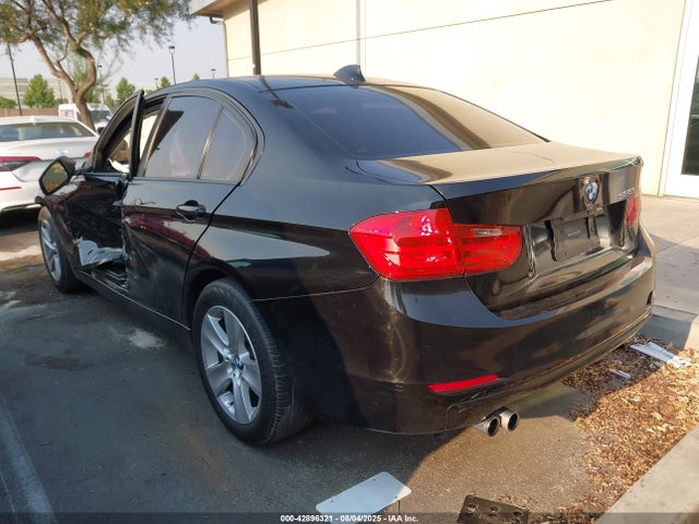 BMW 328I 2014 WBA3C1G56ENR49815 Image 3