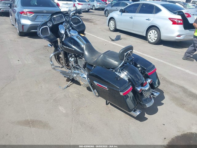 1HD1KHC11HB682063 Harley-Davidson Road Glide