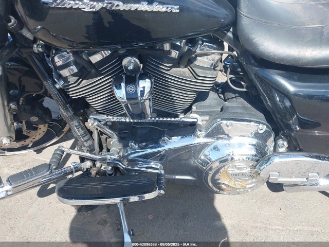 1HD1KHC11HB682063 Harley-Davidson Road Glide