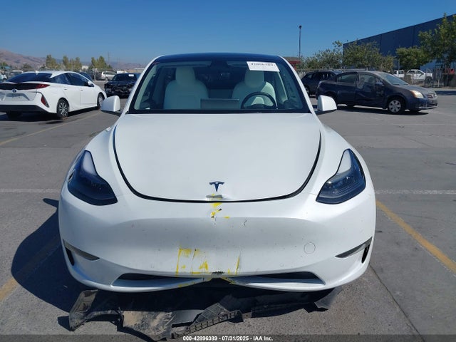 7SAYGDEF8NF557737 Tesla Model Y