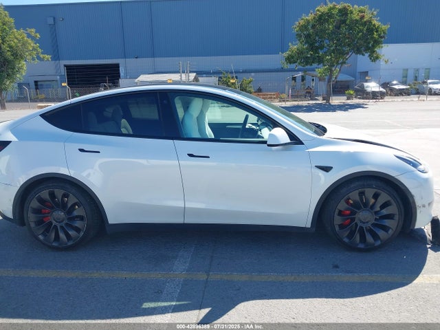 7SAYGDEF8NF557737 Tesla Model Y