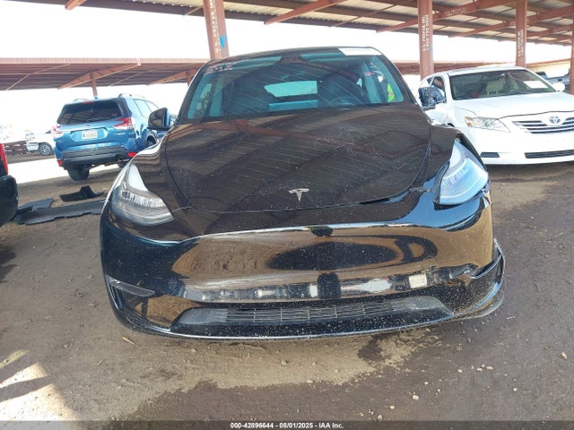42896644 :رقم المزاد ، 5YJYGDEEXMF153633 vin ، 2021 Tesla Model Y Long Range Dual Motor All-wheel Drive مزاد بيع