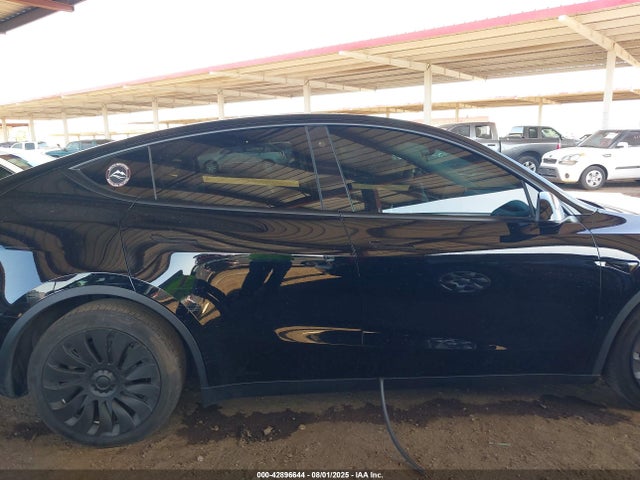 42896644 :رقم المزاد ، 5YJYGDEEXMF153633 vin ، 2021 Tesla Model Y Long Range Dual Motor All-wheel Drive مزاد بيع