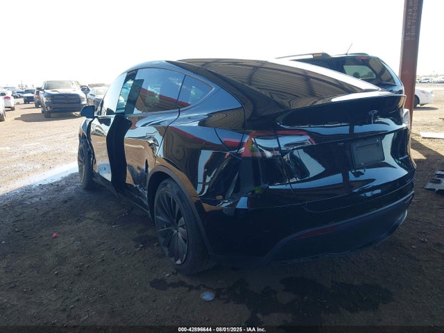 2021 TESLA MODEL Y 5YJYGDEEXMF153633 Photo 2