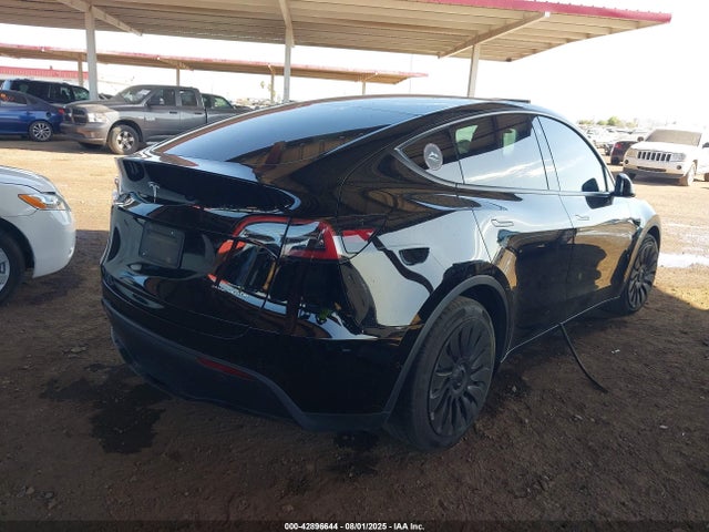 2021 TESLA MODEL Y 5YJYGDEEXMF153633 Photo 3