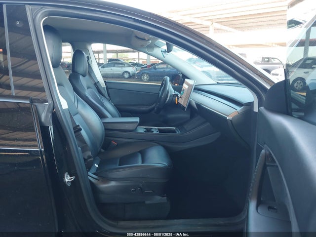 2021 TESLA MODEL Y 5YJYGDEEXMF153633 Photo 4