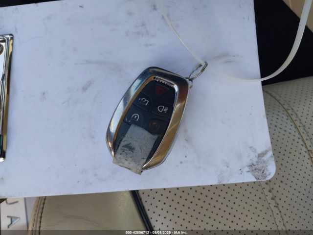 2012 JAGUAR XJ SAJWA2GE9CMV29465 Photo 10