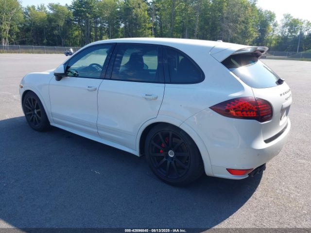 2013 PORSCHE CAYENNE WP1AD2A21DLA78388 Photo 2