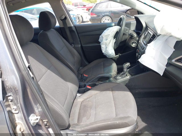 Hyundai 2018 2018 3KPC24A31JE014442 Image 5