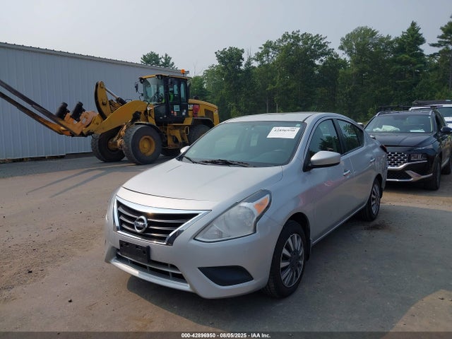 Nissan 2015 2015 3N1CN7AP1FL814739 Image 2