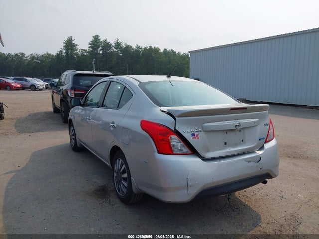 Nissan 2015 2015 3N1CN7AP1FL814739 Image 3