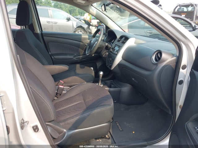 Nissan 2015 2015 3N1CN7AP1FL814739 Image 5