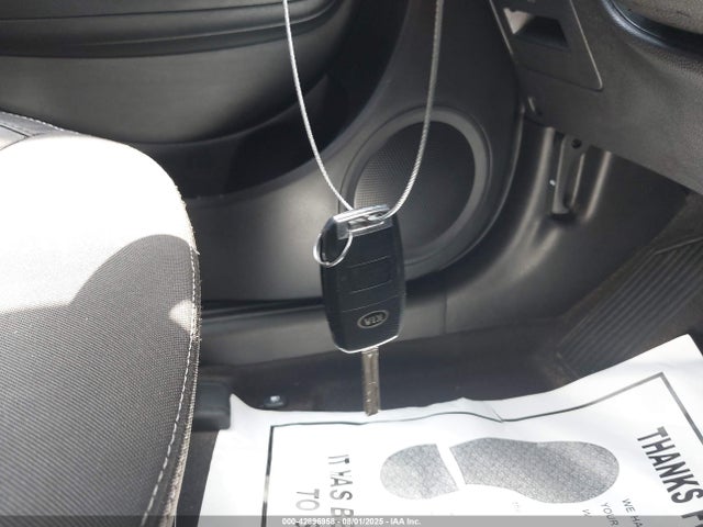 KIA g 2018 KNDJN2A24J7907439 Image 11