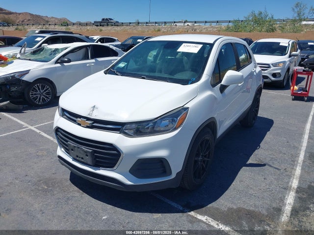 KL7CJKSBXJB723376 Chevrolet TRAX LS