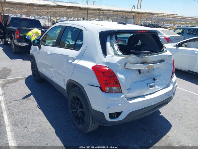 KL7CJKSBXJB723376 Chevrolet TRAX LS