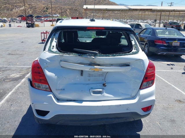 KL7CJKSBXJB723376 Chevrolet TRAX LS