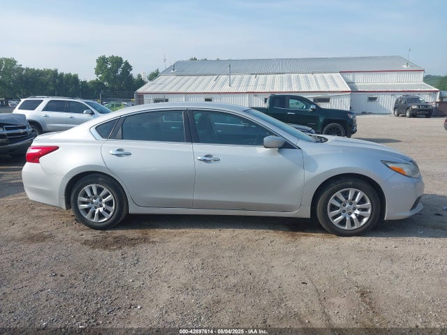 1N4AL3AP3HN338327 Nissan Altima