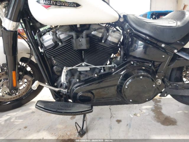 2018 HARLEY-DAVIDSON FLSL 1HD1YDJ15JC023820 Photo 8