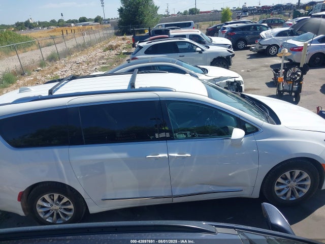 2C4RC1BG1JR277049 Chrysler Pacifica
