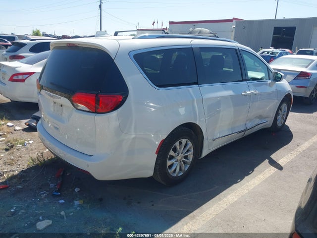 2C4RC1BG1JR277049 Chrysler Pacifica