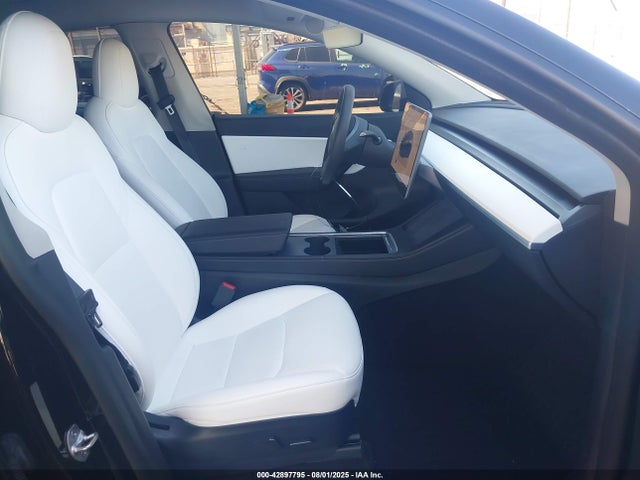7SAYGDEF2NF493839 Tesla 2022