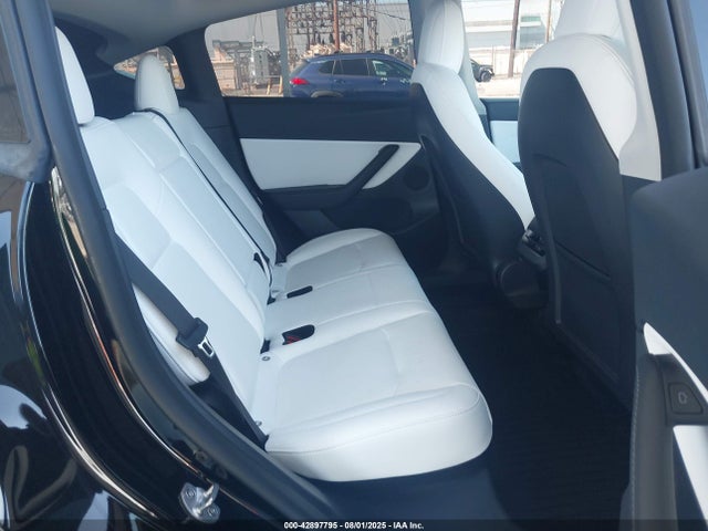 7SAYGDEF2NF493839 Tesla 2022