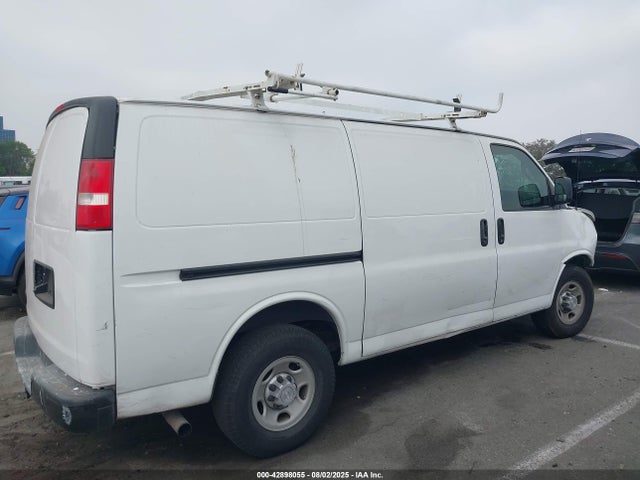 Chevrolet Express 2500 Work Van 2017 1GCWGAFF3H1112868 Image 13