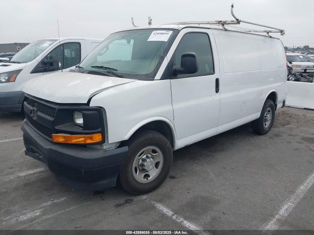Chevrolet Express 2500 Work Van 2017 1GCWGAFF3H1112868 Image 2