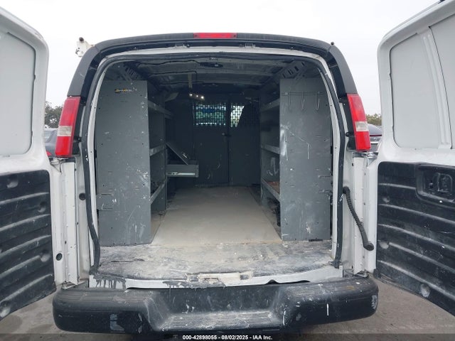Chevrolet Express 2500 Work Van 2017 1GCWGAFF3H1112868 Image 8