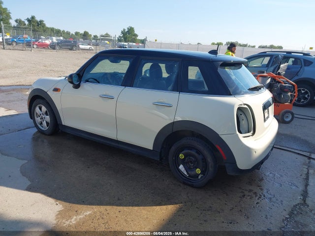 2017 MINI HARDTOP WMWXU1C39H2F78001 Photo 2