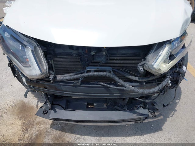 JN8AT2MV9HW018295 Nissan Rogue